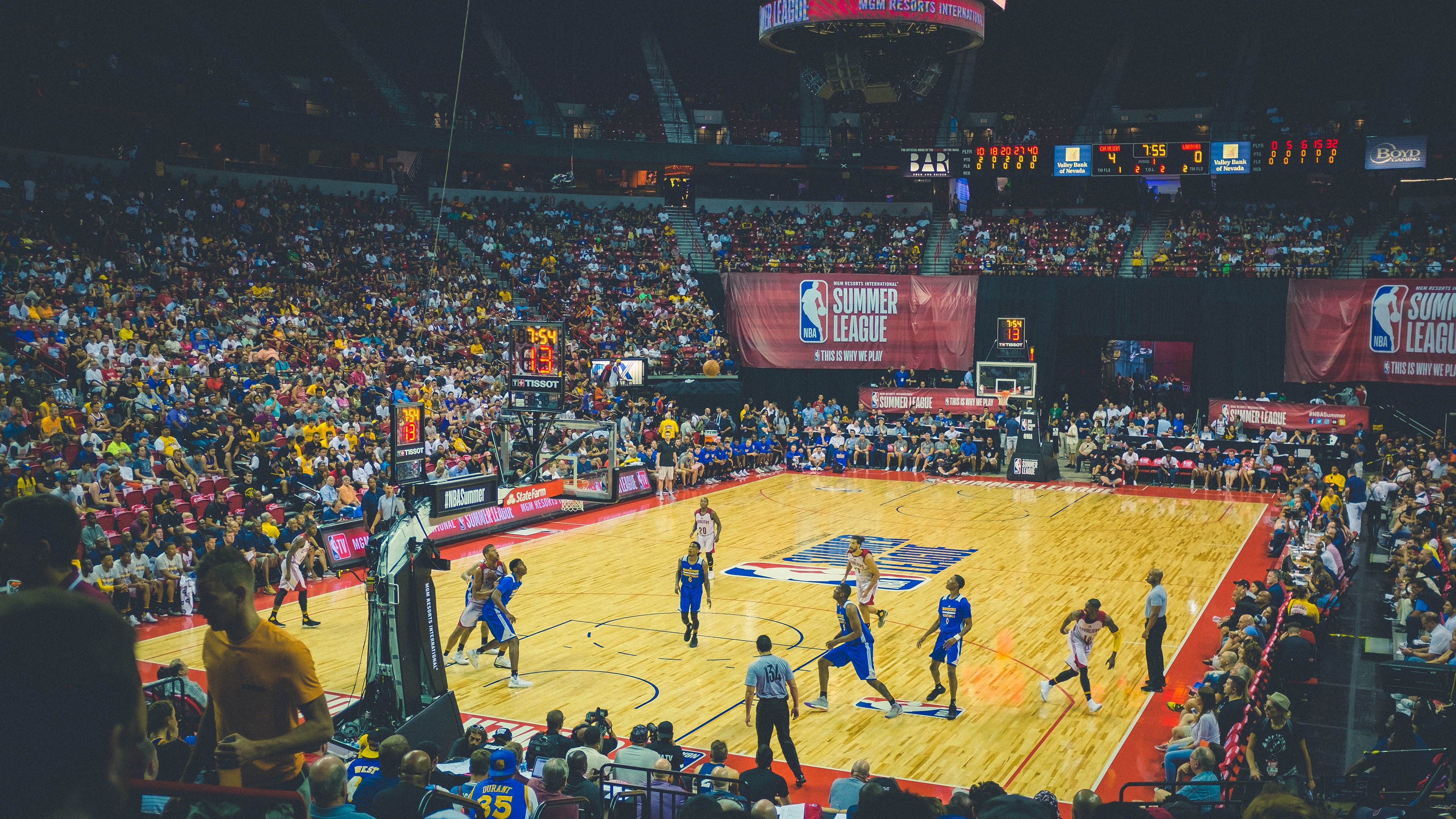 九游sports-球迷热情是否会因成绩持续低迷而减退，对球迷的热爱说说